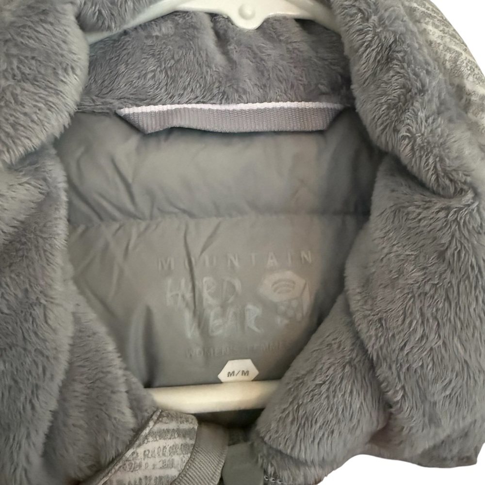 Mountain Hardwear Women's Gray Down Vest size medium - Picture 8 of 12